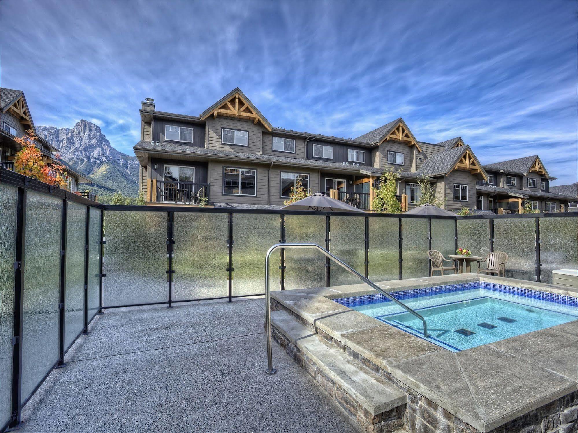 Copperstone Resort By Clique Canmore Esterno foto